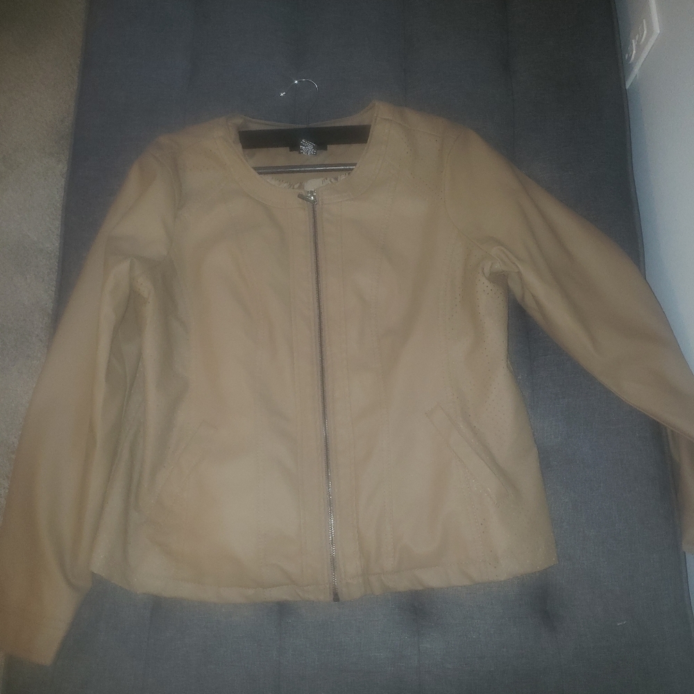 Jacket - Picture 2 of 3